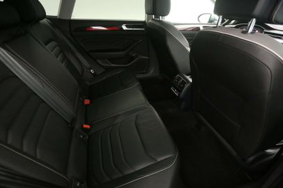 Car image 30