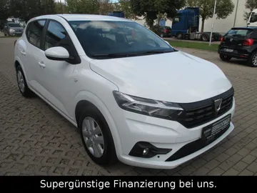 Car image 3
