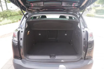 Car image 31