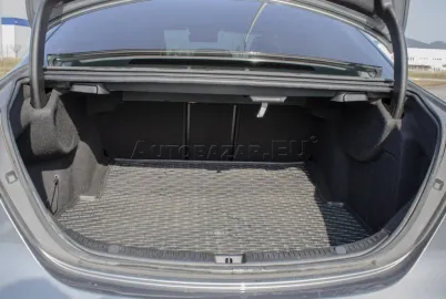 Car image 27