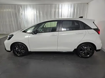 Car image 23