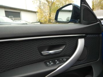 Car image 37