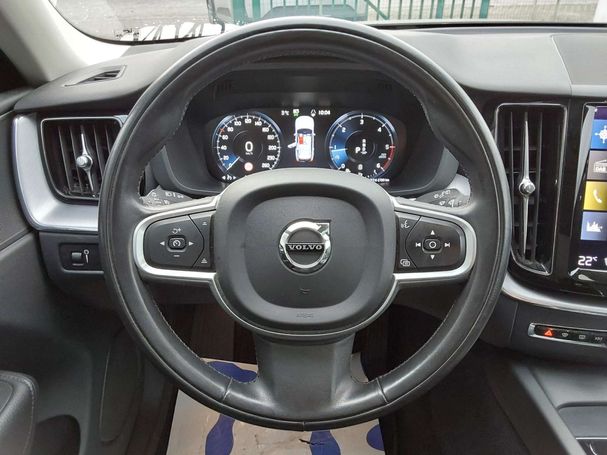 Volvo XC60 B4 Momentum 145 kW image number 10