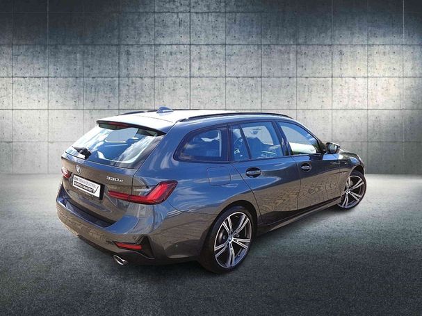 BMW 330 Touring e Sport Line xDrive 215 kW image number 4