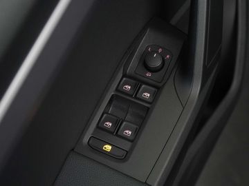 Car image 36