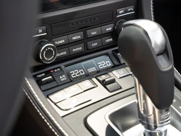 Car image 36