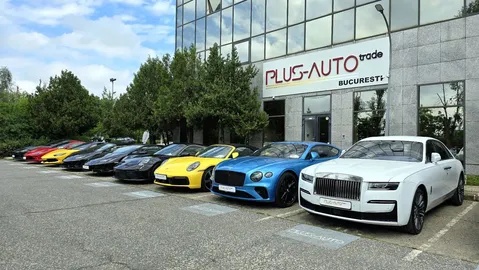 Car image 25
