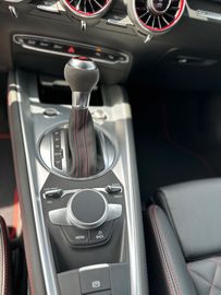 Car image 26