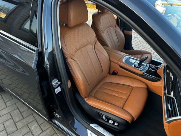 BMW 750 xDrive 390 kW image number 23