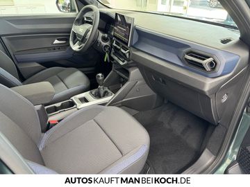 Car image 32