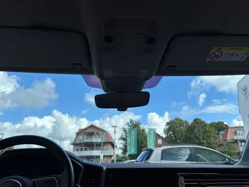 Car image 27