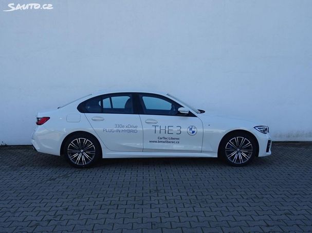 BMW 330 e xDrive 215 kW image number 3