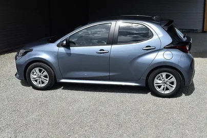 Car image 5