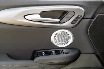 Car image 31