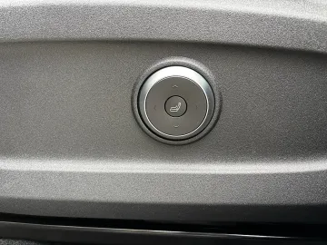 Car image 50