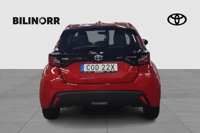 Car image 3