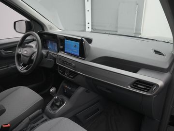 Car image 32