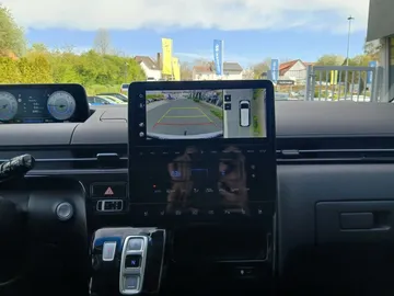 Car image 23
