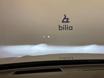 Car image 25