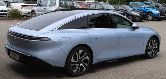 Car image 5