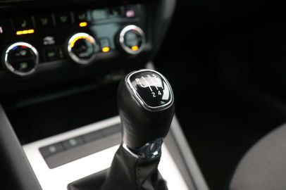 Car image 31