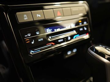 Car image 36