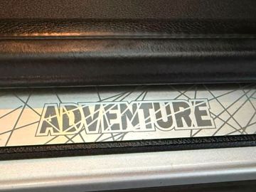Car image 27