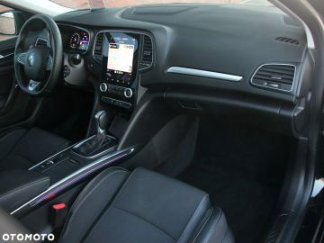 Car image 32