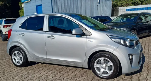 Car image 3