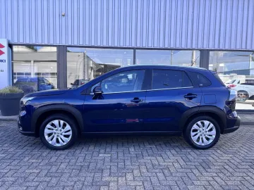 Car image 4