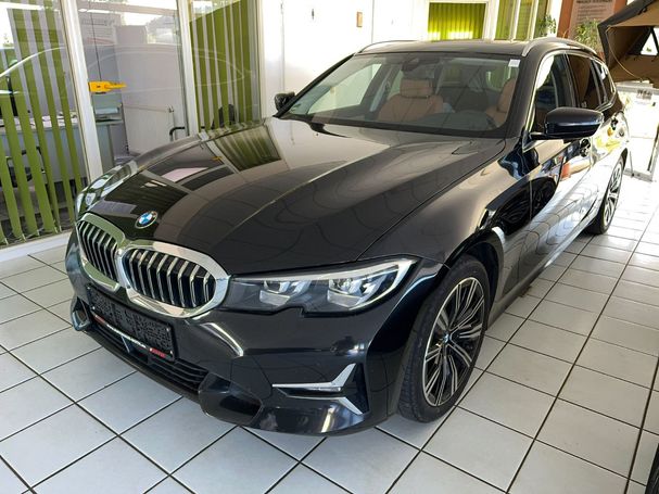 BMW 320d Touring xDrive Luxury Line 140 kW image number 1