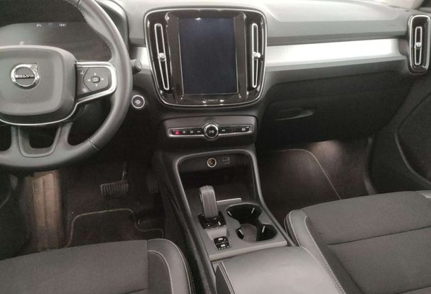 Volvo XC40 T3 Geartronic Plus 120 kW image number 14