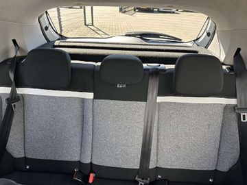 Car image 37