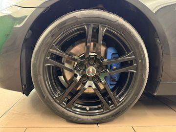 Car image 32