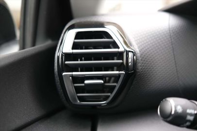 Car image 33