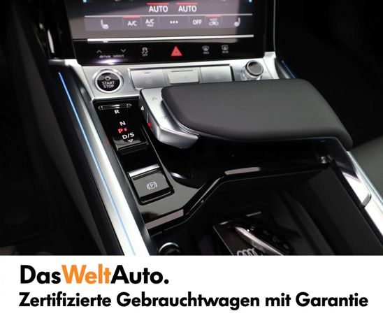 Audi Q8 55 quattro e-tron S-line 250 kW image number 15