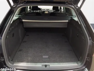Car image 40