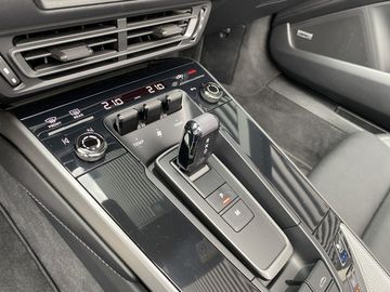 Car image 28