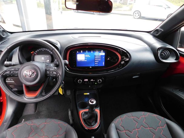 Toyota Aygo X 1.0 VVT-i 53 kW image number 21