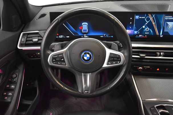 BMW 330e Touring xDrive 216 kW image number 4