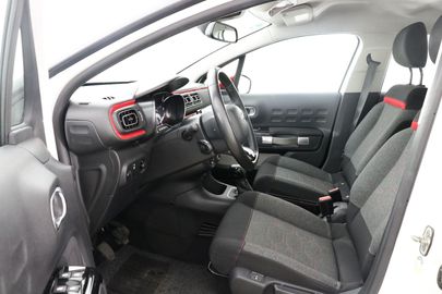 Car image 16