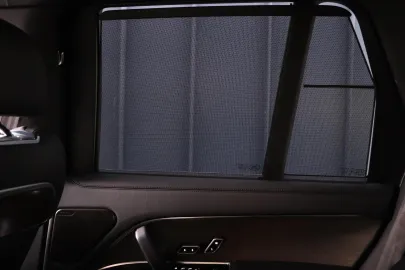 Car image 32