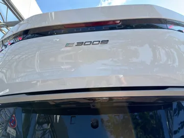 Car image 32