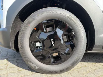 Car image 25