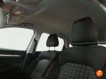 Car image 28