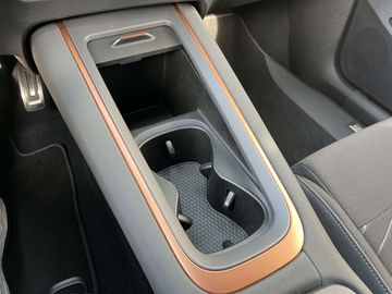 Car image 30