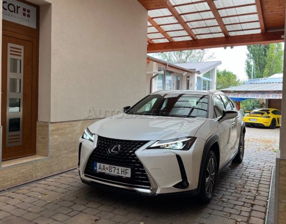 Lexus UX 300e 150 kW image number 38