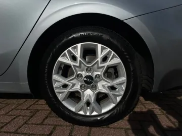 Car image 42