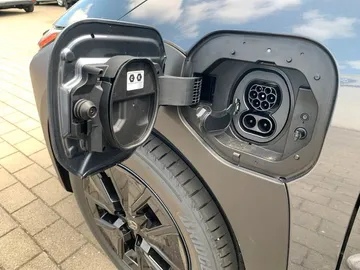 Car image 35