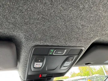Car image 32
